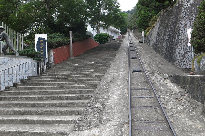 「出磺坑」文化地景深度旅遊 — 世界第二口油井