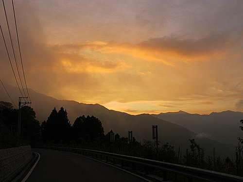 觀霧歸來，被酒醉的原住民追車