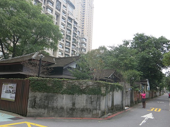 打造「雨水花園」 — 台灣油杉社區之社區營造