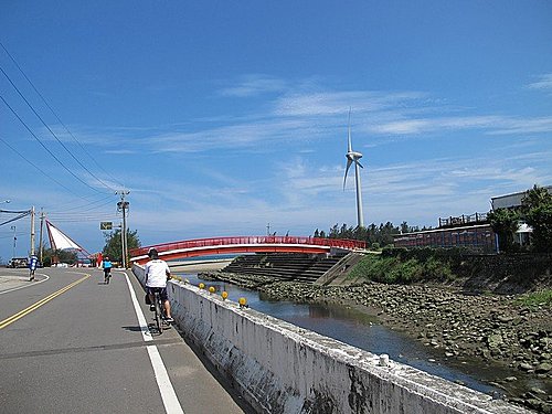 自行車旅行 —  龍鳳漁港→崎頂→山頂→青草